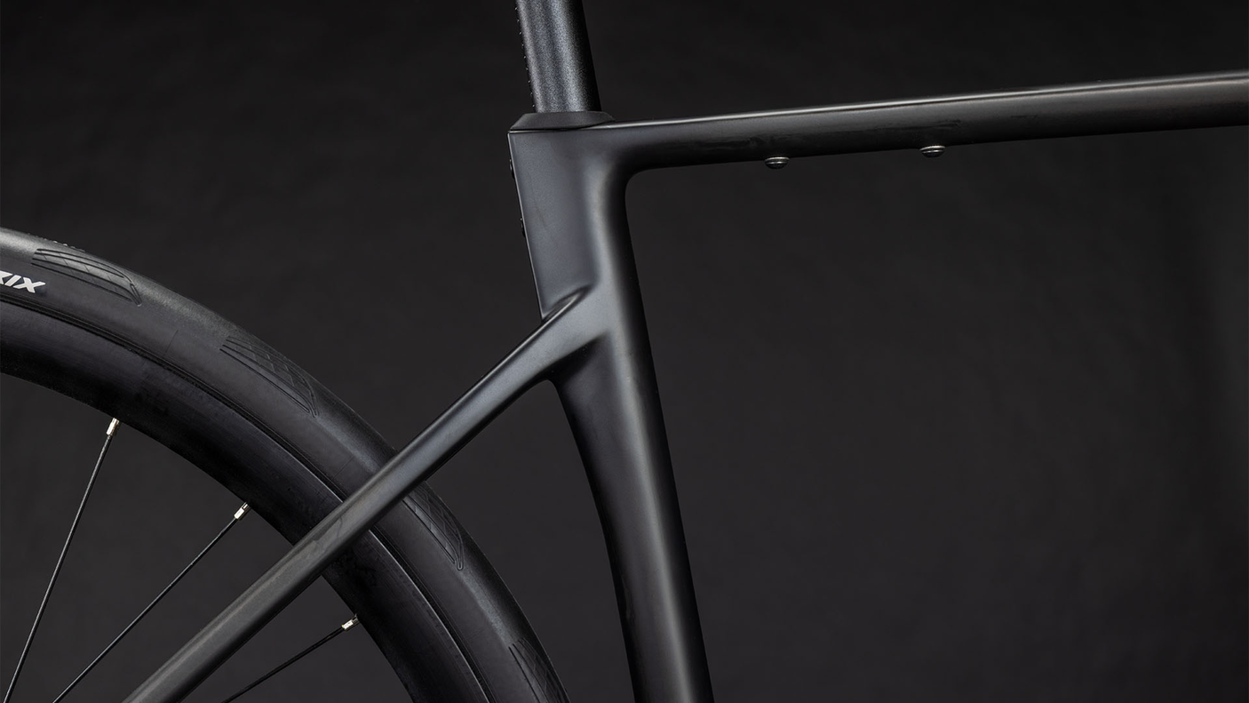 Cube Attain C:62 Race blackline (2026)