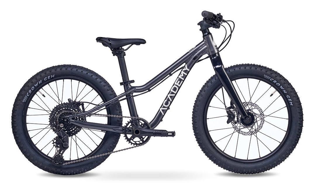 ACADEMY Trail 4 20" Space (2026)