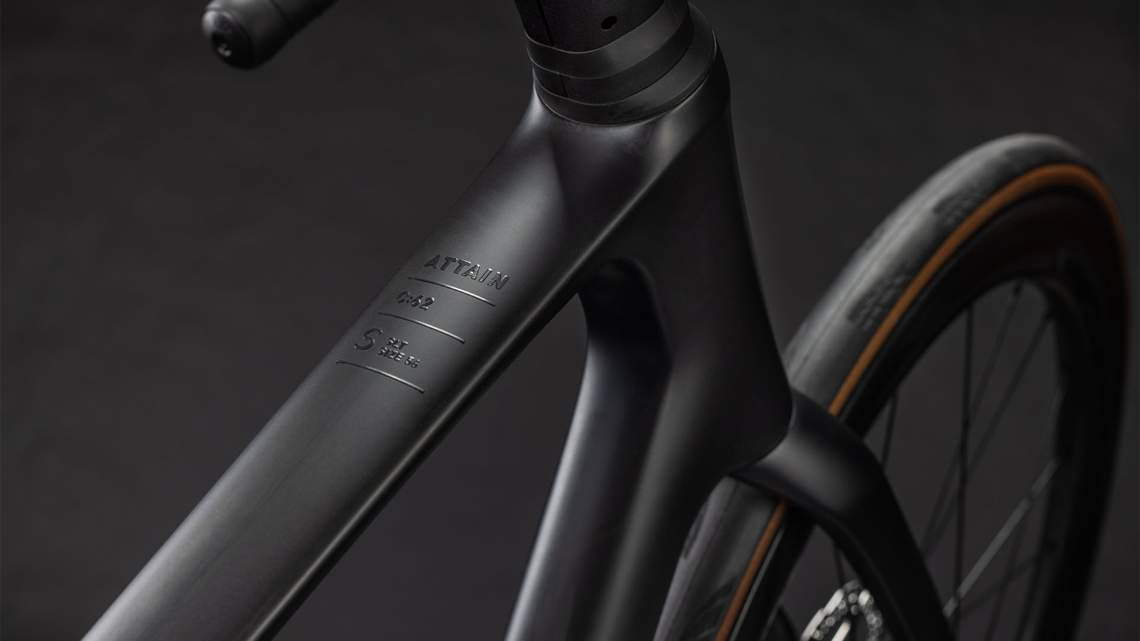 Cube Attain C:62 SLT  carbon´n´coalchrome (2026)