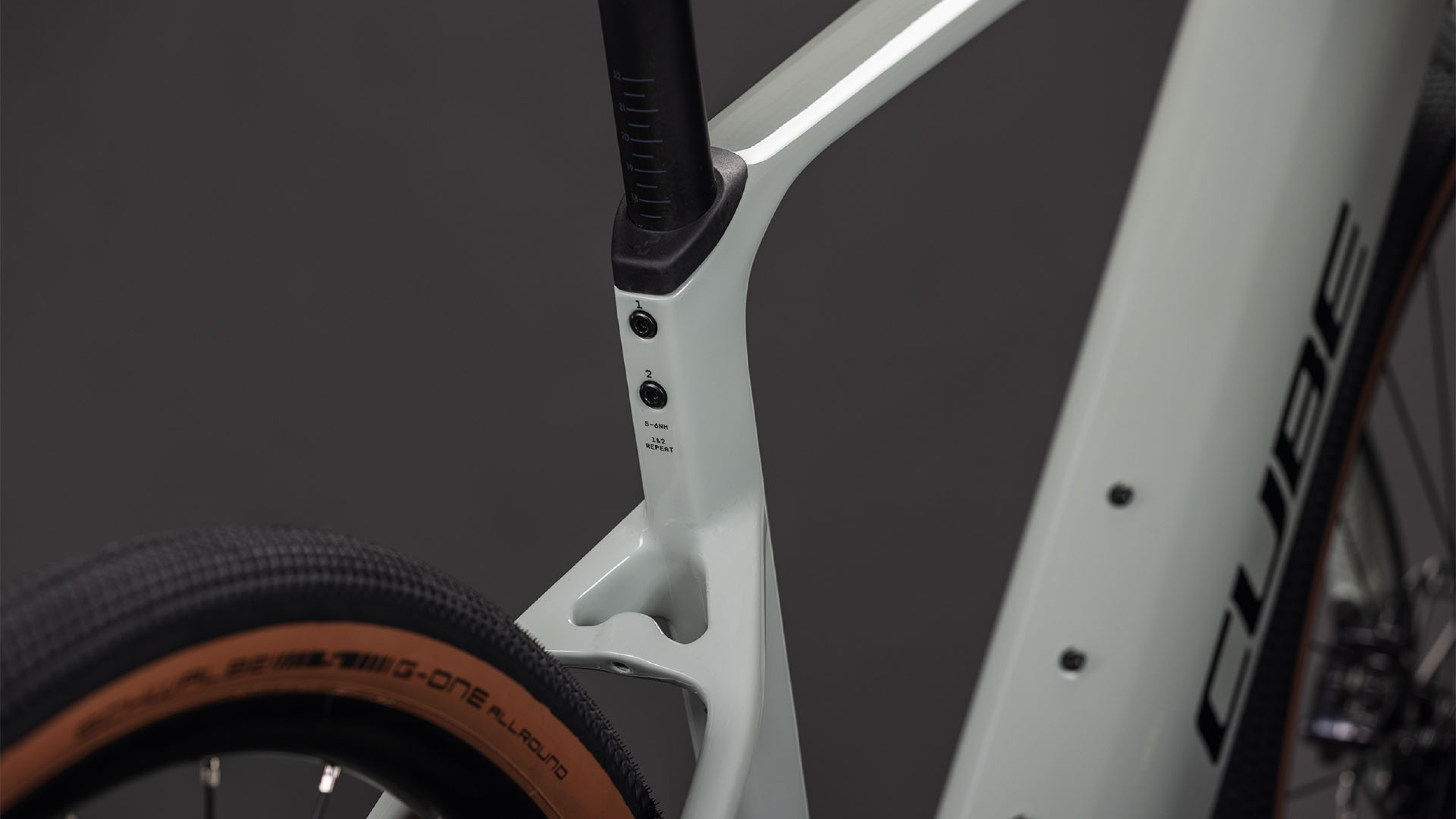 Cube Nuroad Hybrid C:62 Race 400X reedbeige´n´black (2026)