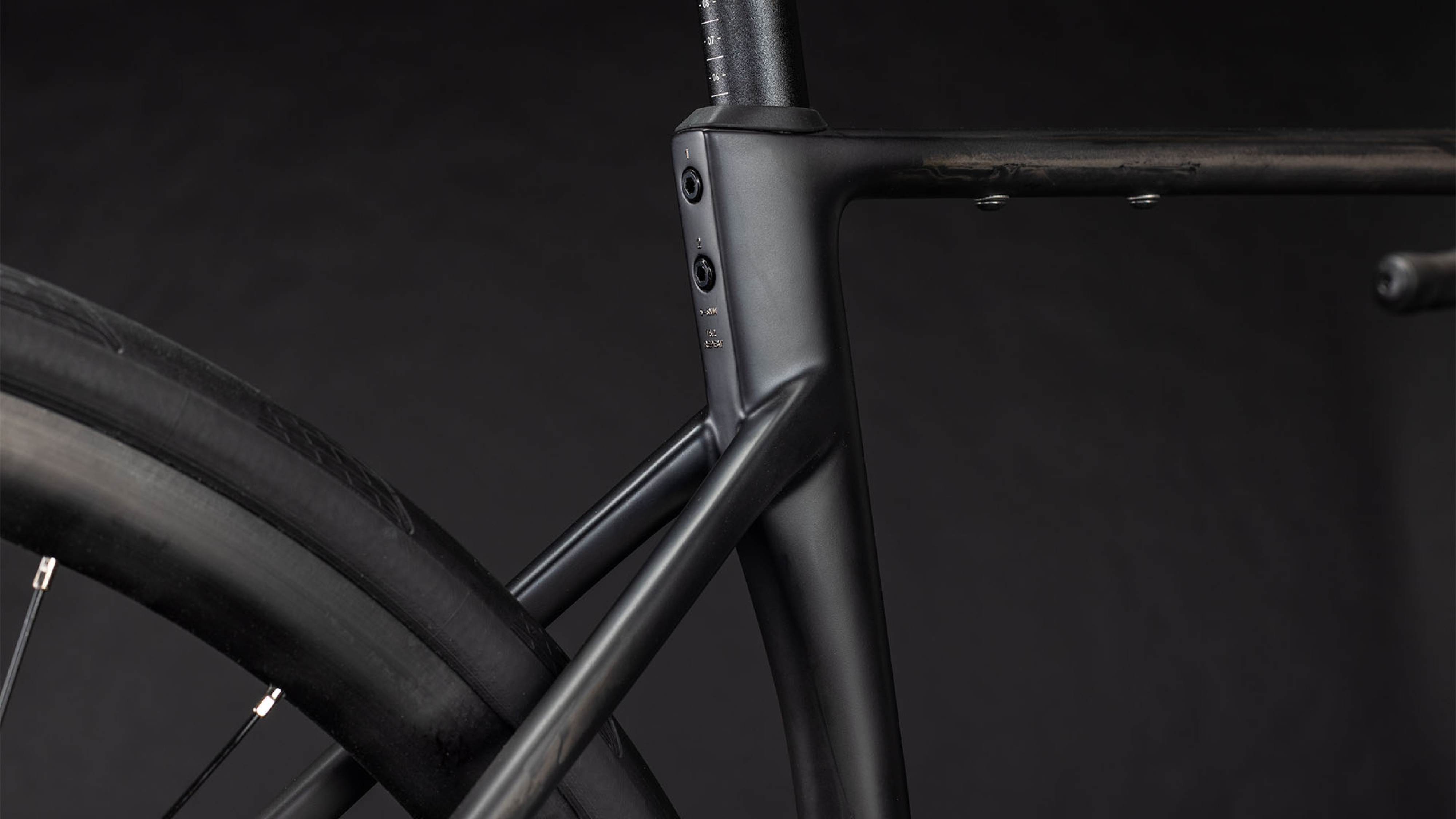 Cube Attain C:62 Race blackline (2026)