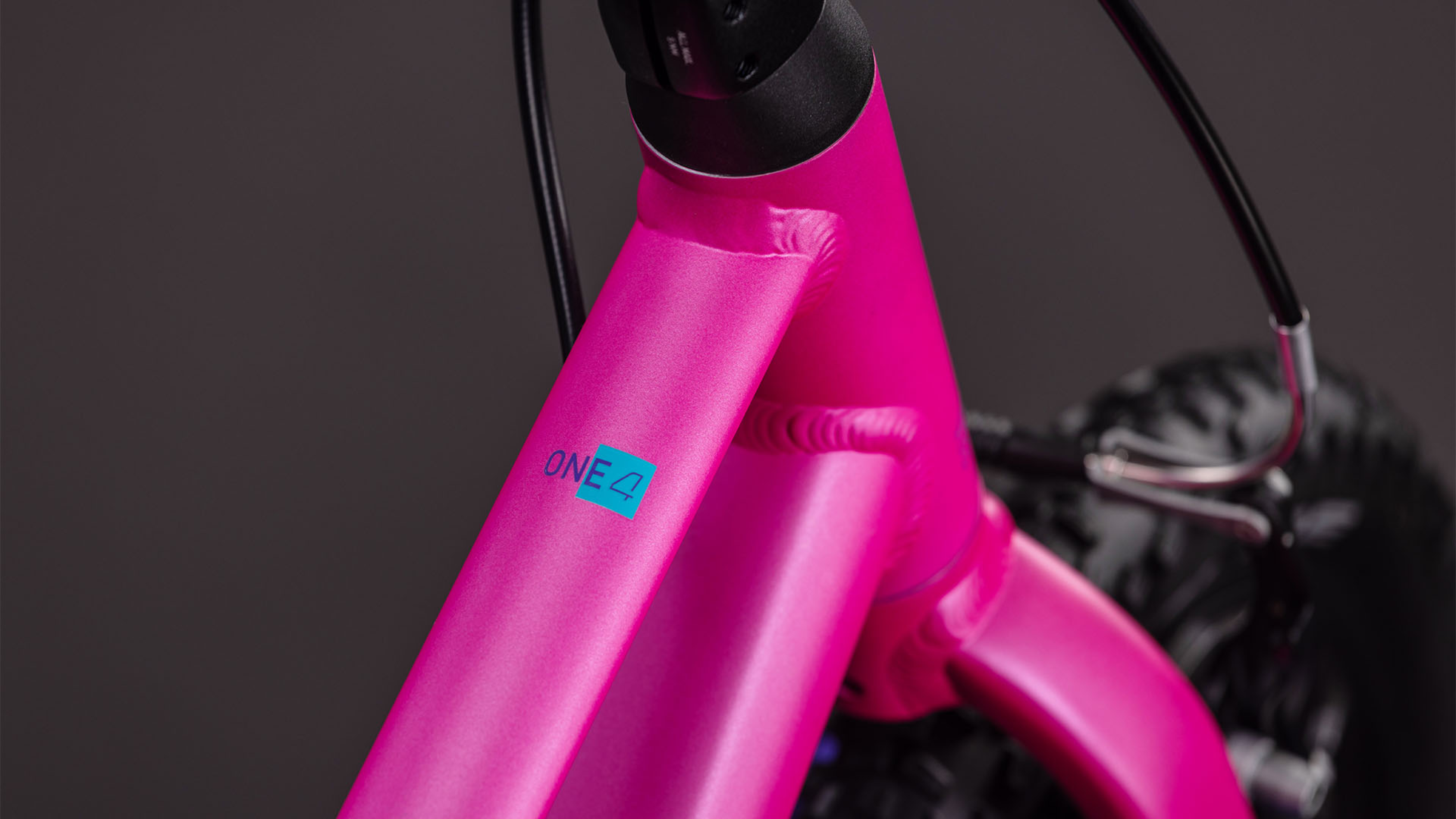 Cube Numove 140 fucsia´n´plum (2026)