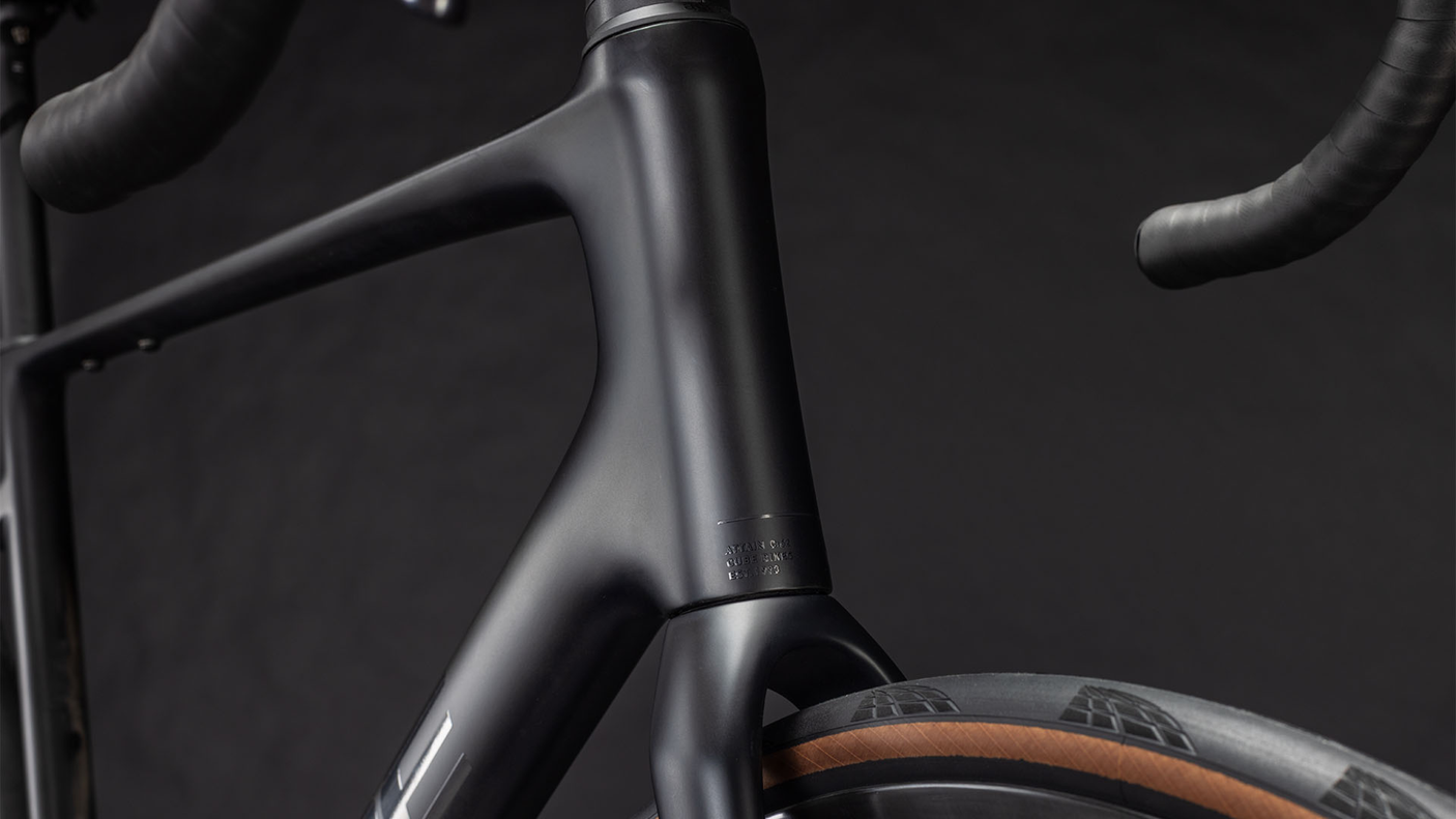 Cube Attain C:62 SLT  carbon´n´coalchrome (2026)