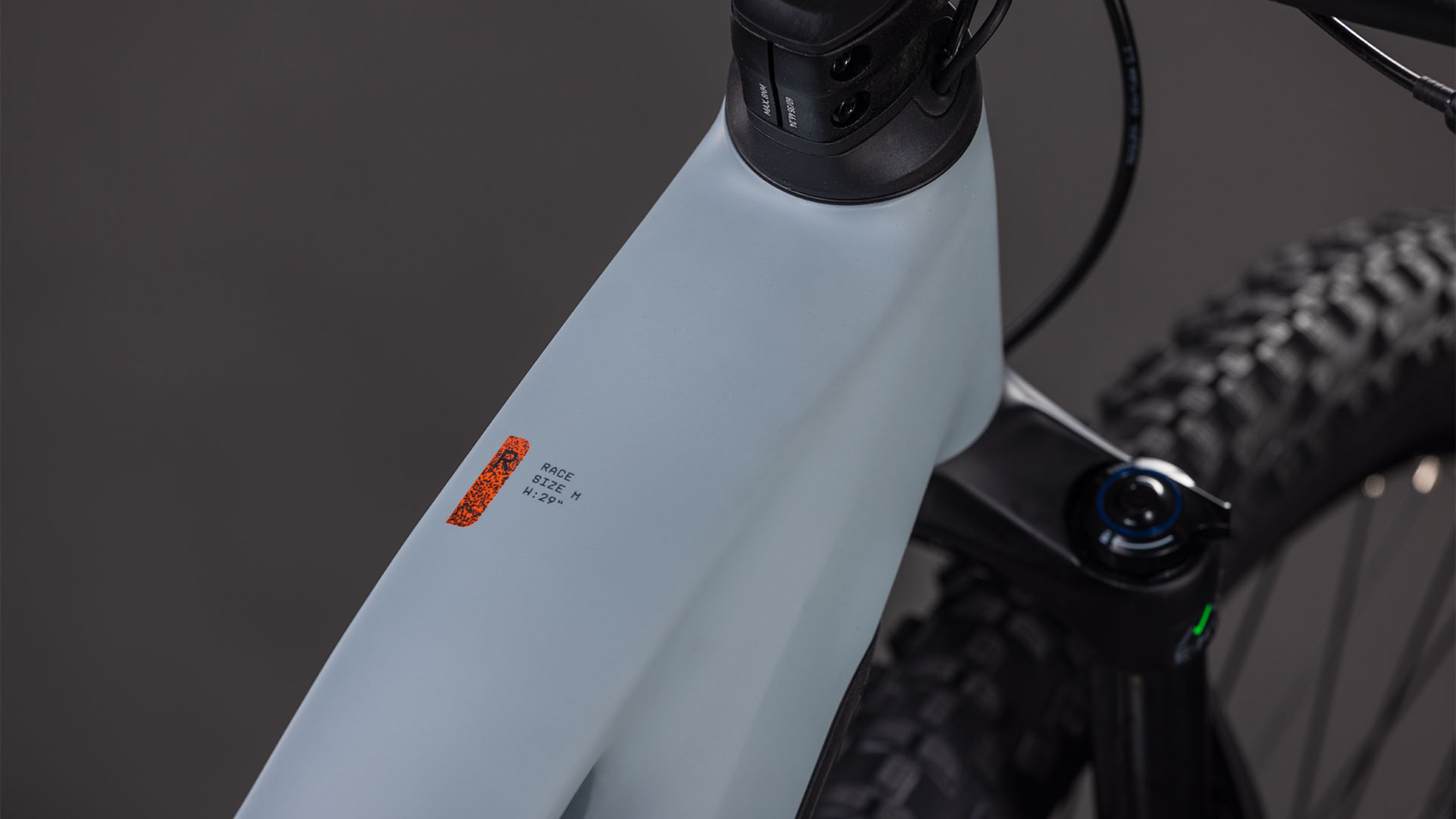 Cube Reaction Hybrid Race 800 vulcan´n´orange (2026)