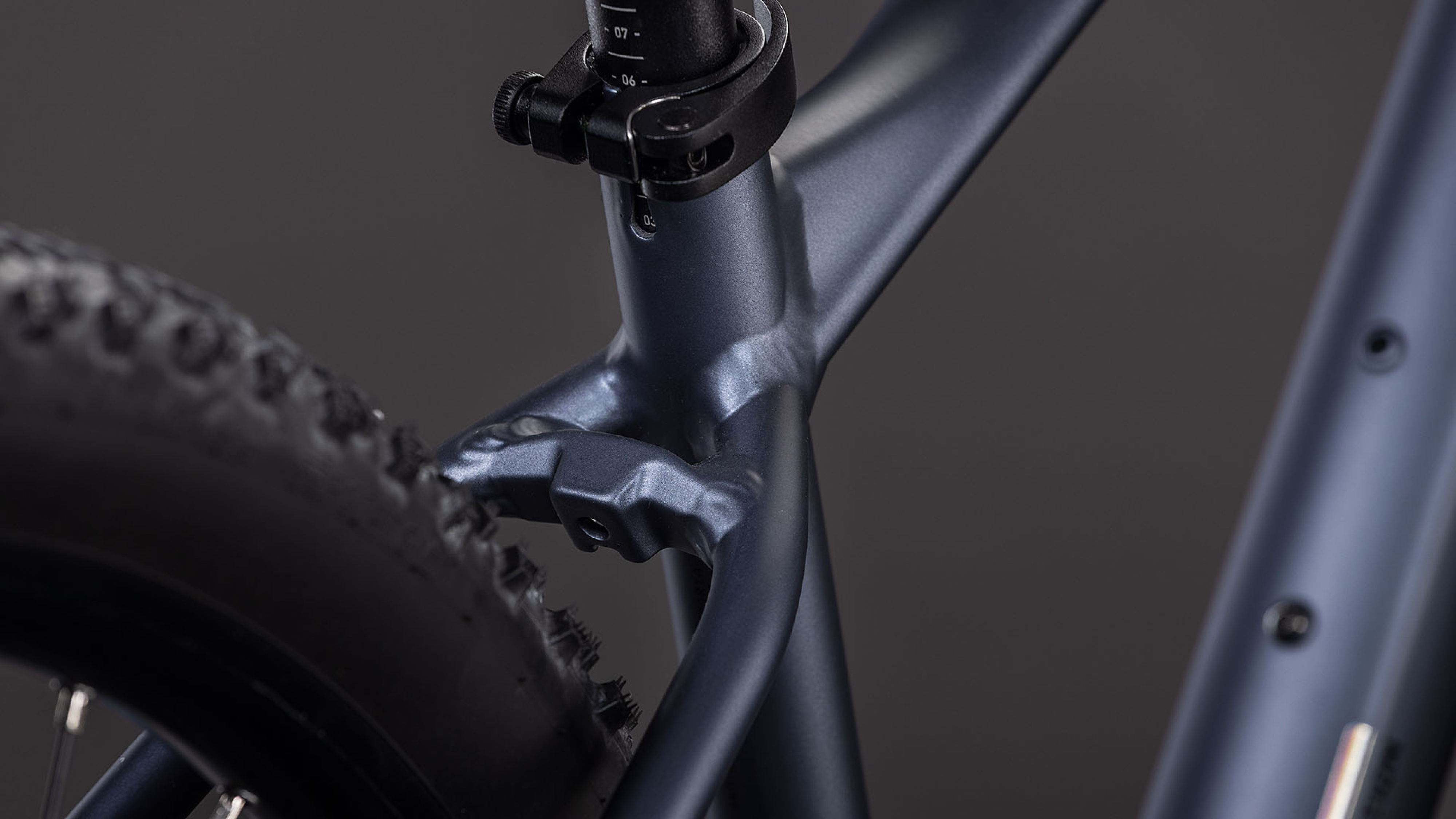 Cube Reaction SLX metalicgrey´n´black (2026)